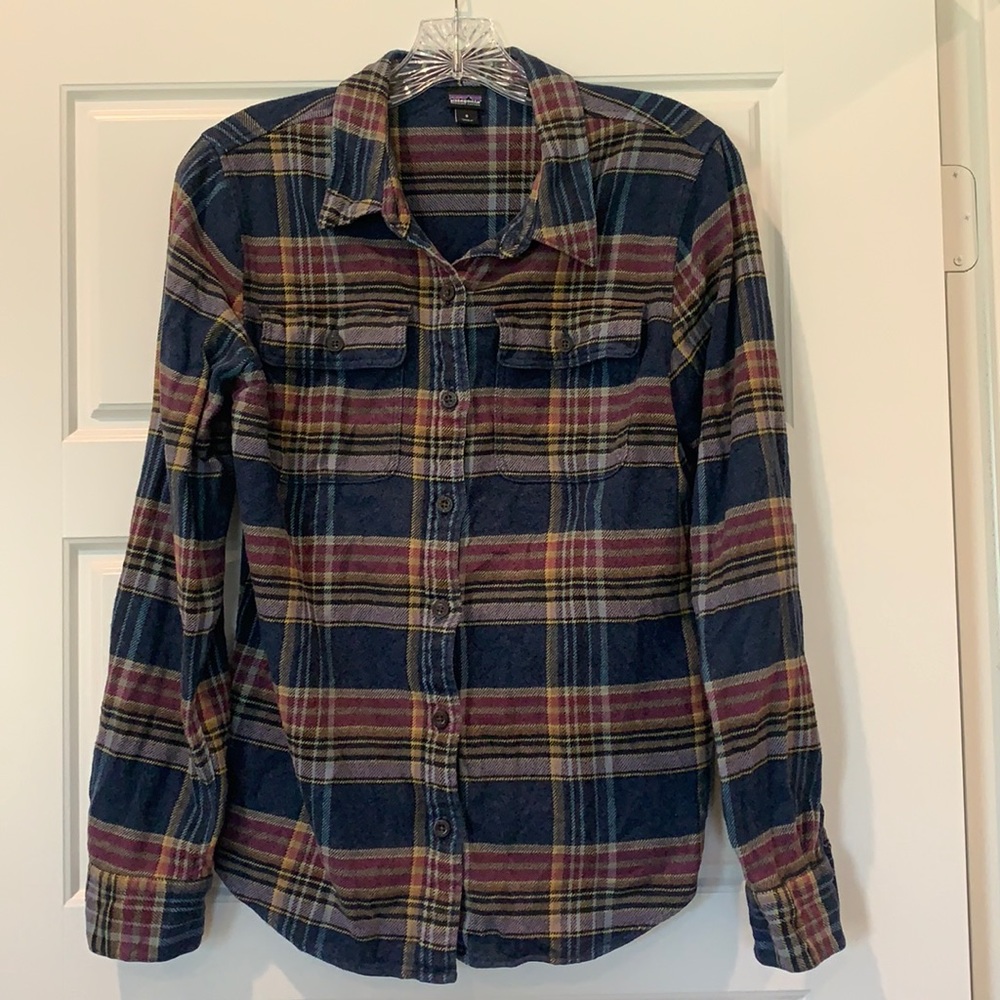 Patagonia flannel. Women’s organic cotton, small